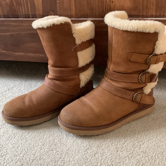 UGG Boots - Picture 3 of 7